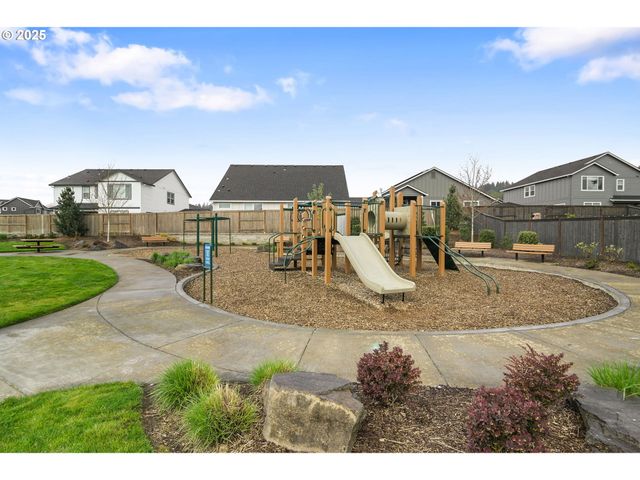 11767 Se PLEASANT VALLEY Pkwy, Happy Valley, OR 97086