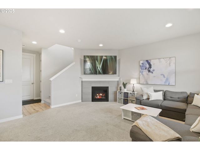 11767 Se PLEASANT VALLEY Pkwy, Happy Valley, OR 97086