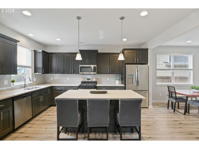 11767 Se PLEASANT VALLEY Pkwy, Happy Valley, OR 97086