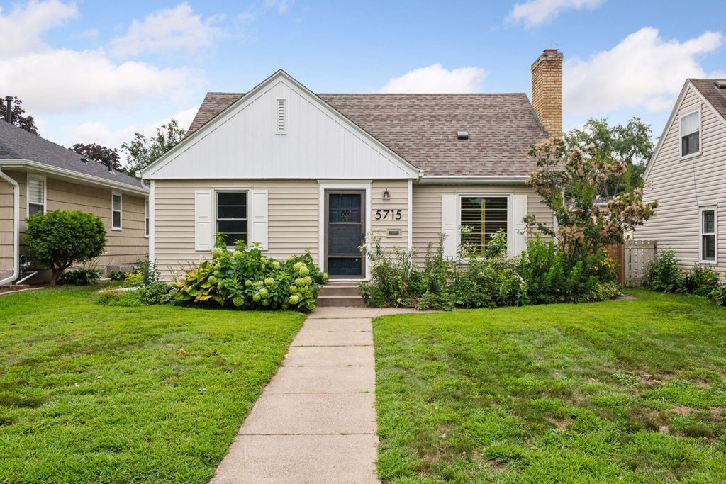 5715 19th Avenue S, Minneapolis, MN 55417