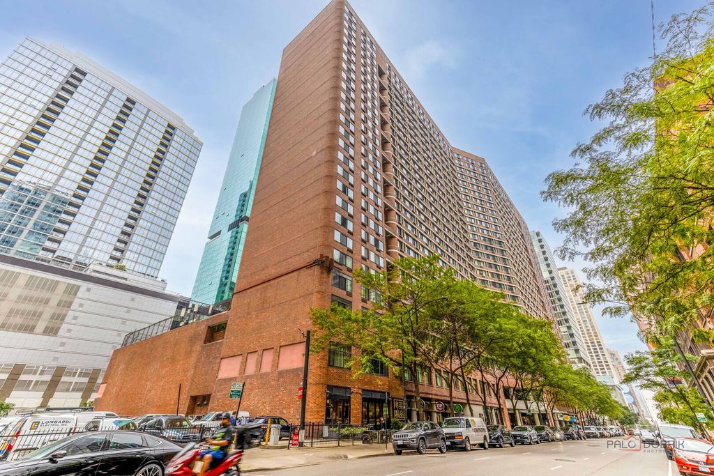 211 E Ohio Street 2015, Chicago, IL 60611 — photo 2
