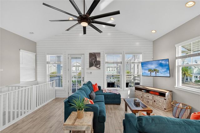 124 7 Day Weekend St, Port Aransas, TX 78373