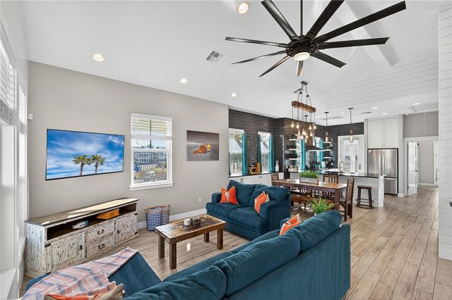 124 7 Day Weekend St, Port Aransas, TX 78373