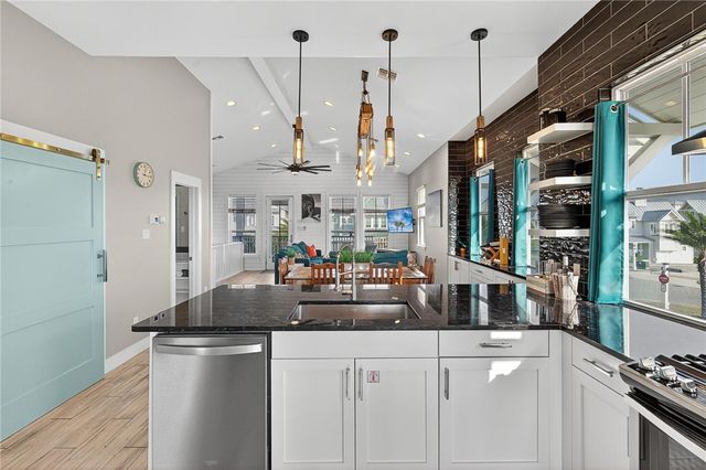 124 7 Day Weekend St, Port Aransas, TX 78373