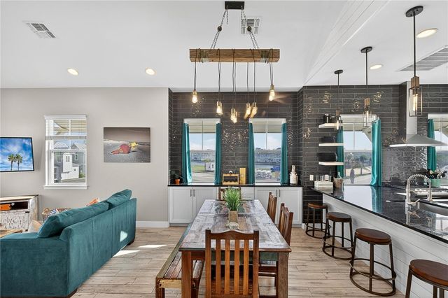 124 7 Day Weekend St, Port Aransas, TX 78373