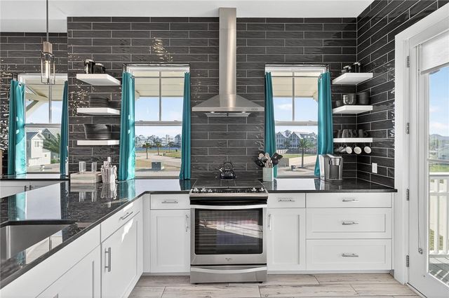 124 7 Day Weekend St, Port Aransas, TX 78373