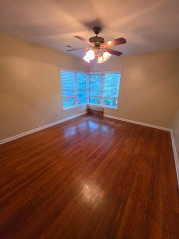 934 James Boulevard, Signal Mountain, TN 37377