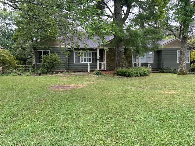 934 James Boulevard, Signal Mountain, TN 37377