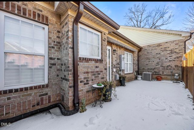 2705 Jamestown Court, Burlington, NC 27215