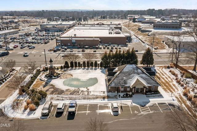 2705 Jamestown Court, Burlington, NC 27215