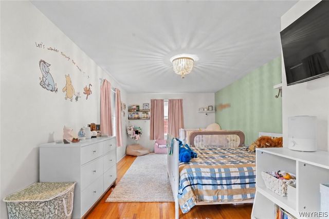948 Mckinley Avenue, Niagara Falls, NY 14305