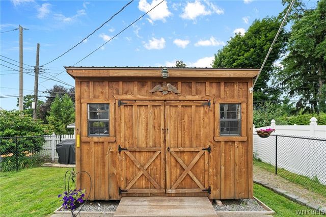 948 Mckinley Avenue, Niagara Falls, NY 14305