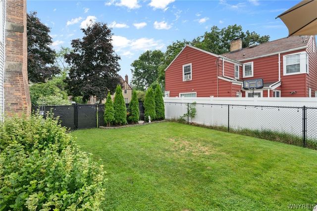 948 Mckinley Avenue, Niagara Falls, NY 14305