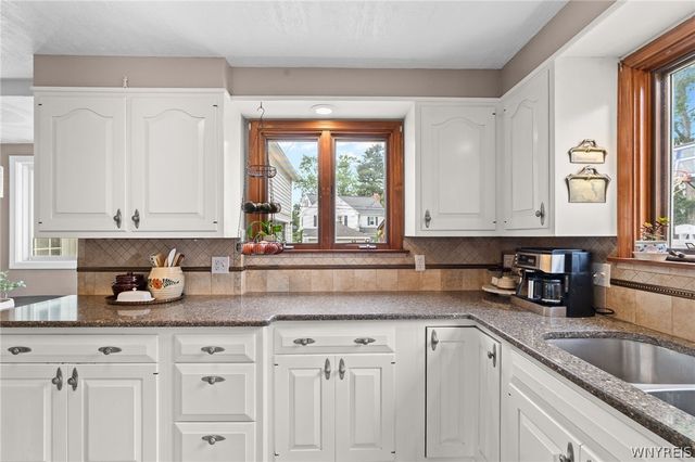 948 Mckinley Avenue, Niagara Falls, NY 14305