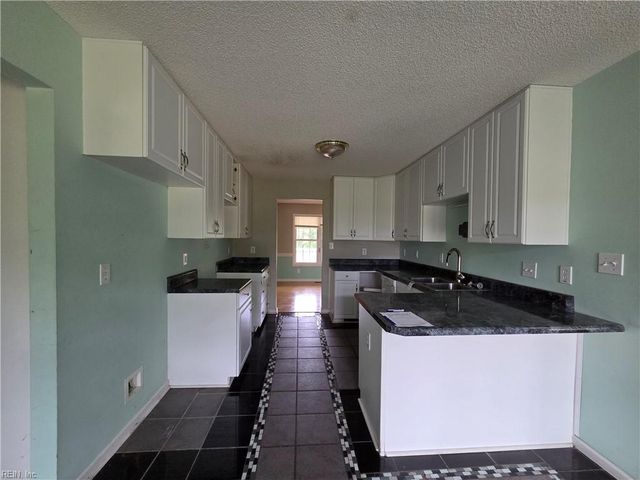21117 Southampton PW, Courtland, VA 23837
