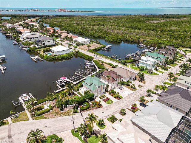 12205 Siesta DR, Fort Myers Beach, FL 33931