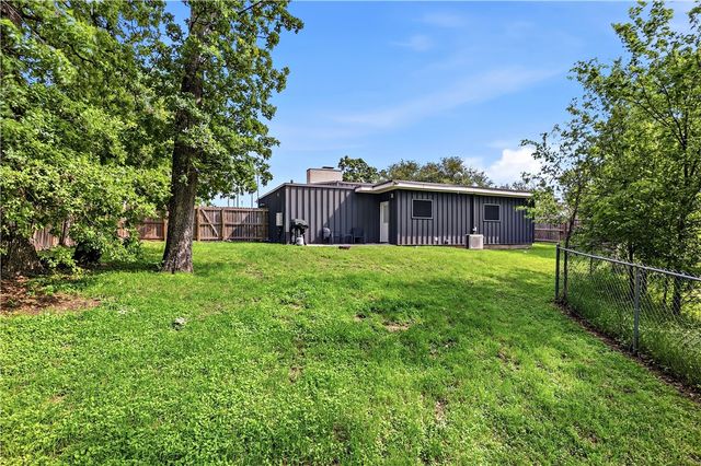 402 Williamson Drive, Bryan, TX 77801