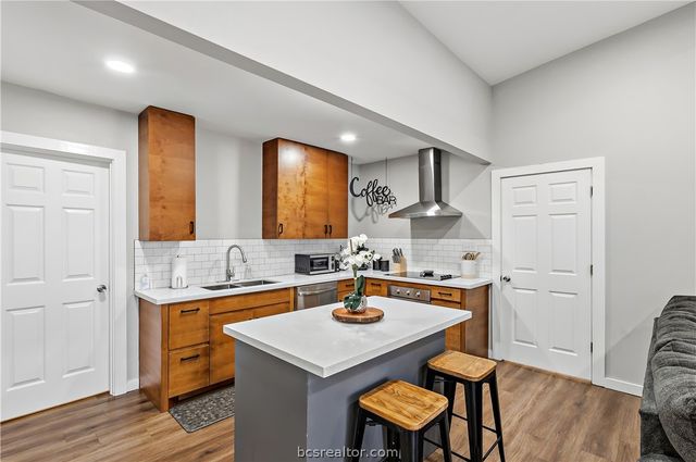 402 Williamson Drive, Bryan, TX 77801