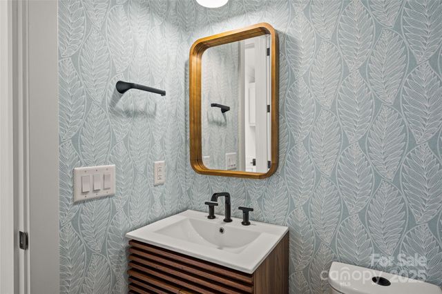 1603 Tippah Park Court, Charlotte, NC 28205