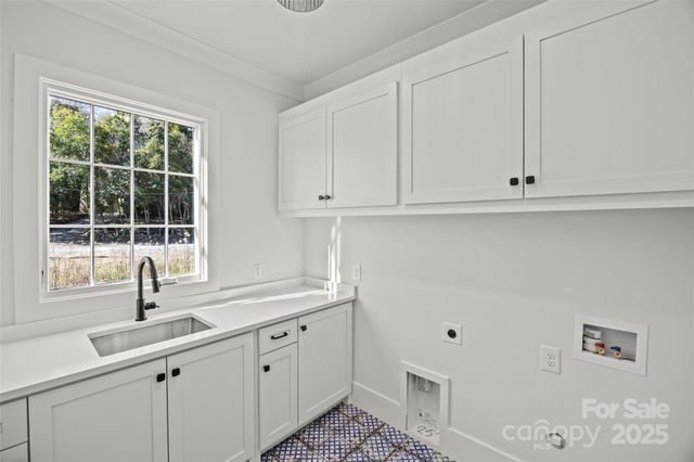 1603 Tippah Park Court, Charlotte, NC 28205