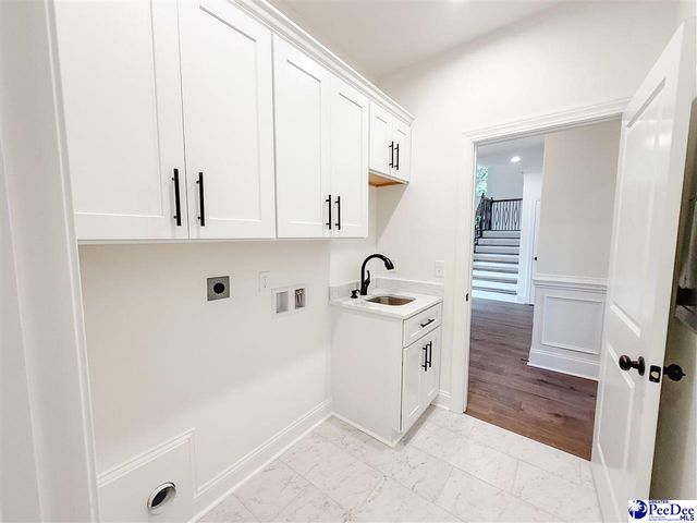 724 Caledonia Ct, Florence, SC 29501