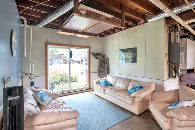 26033 W Catfish Drive, Wilmington, IL 60481