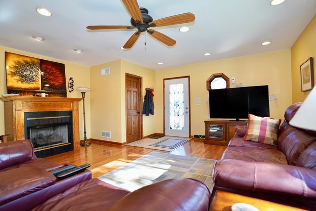 26033 W Catfish Drive, Wilmington, IL 60481