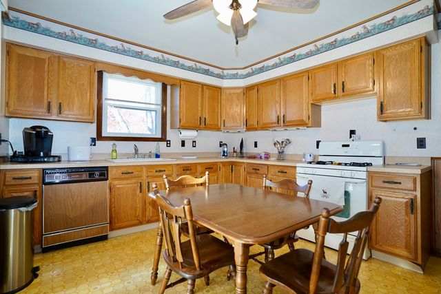 26033 W Catfish Drive, Wilmington, IL 60481