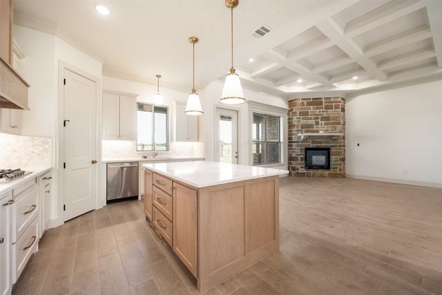 100 Eagle Court, Glen Rose, TX 76077