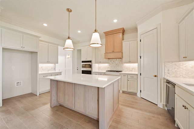 100 Eagle Court, Glen Rose, TX 76077