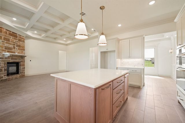 100 Eagle Court, Glen Rose, TX 76077