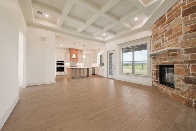 100 Eagle Court, Glen Rose, TX 76077