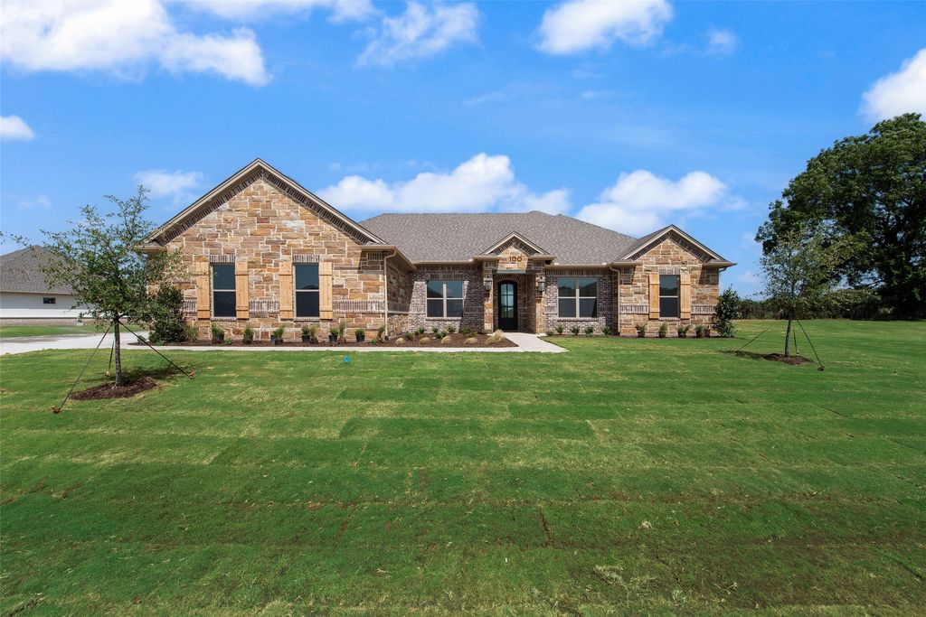 100 Eagle Court, Glen Rose, TX 76077