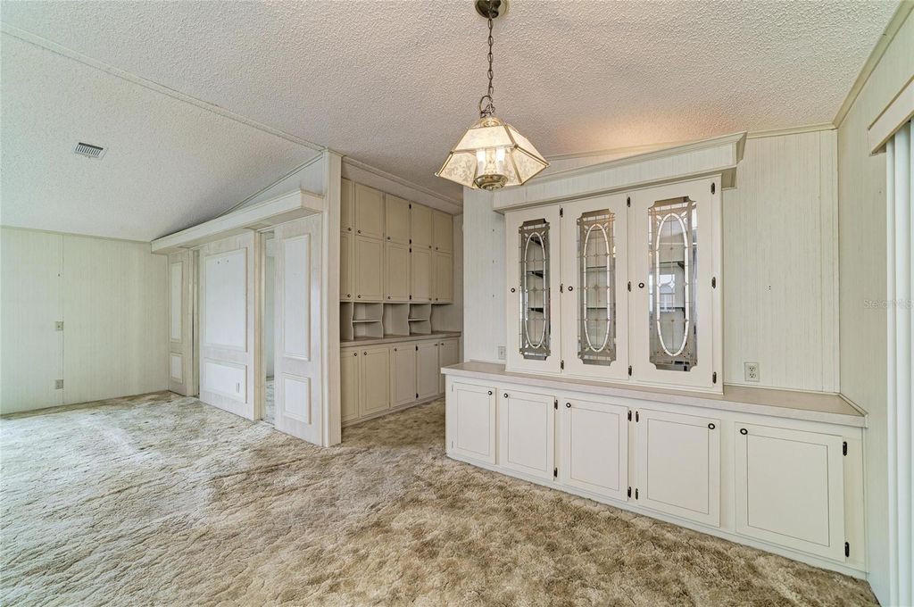 Image 6 of property listing at 6710 36TH AVENUE E 268, Palmetto, FL 34221