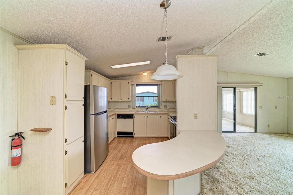 Image 8 of property listing at 6710 36TH AVENUE E 268, Palmetto, FL 34221
