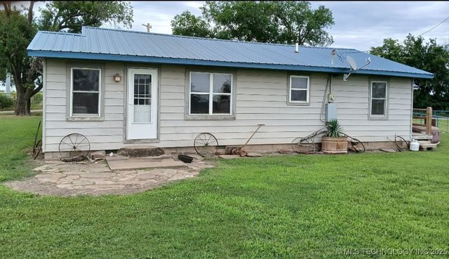 419934 E 1100, Checotah, OK 74426