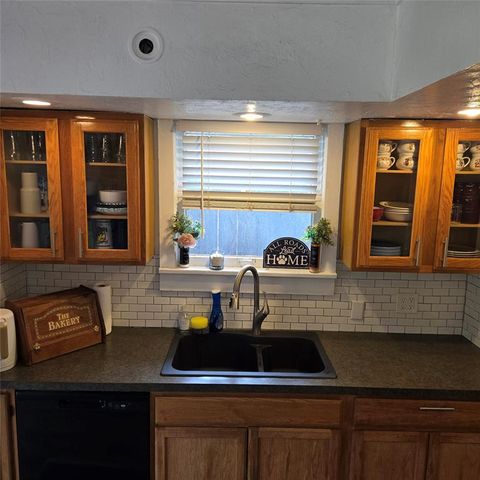 1424 NW 42 Street, Oklahoma City, OK 73118