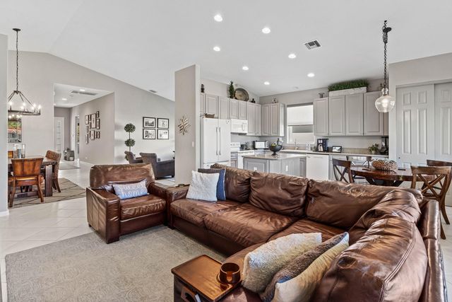 9121 Bay Point Circle, West Palm Beach, FL 33411