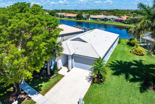 9121 Bay Point Circle, West Palm Beach, FL 33411