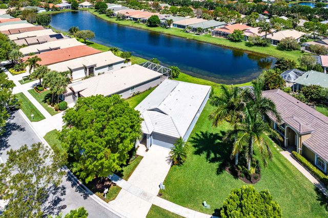 9121 Bay Point Circle, West Palm Beach, FL 33411