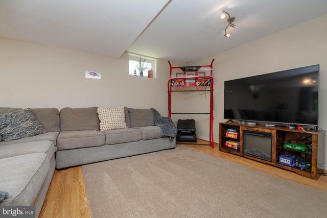 411 WARREN RD, Cockeysville, MD 21030