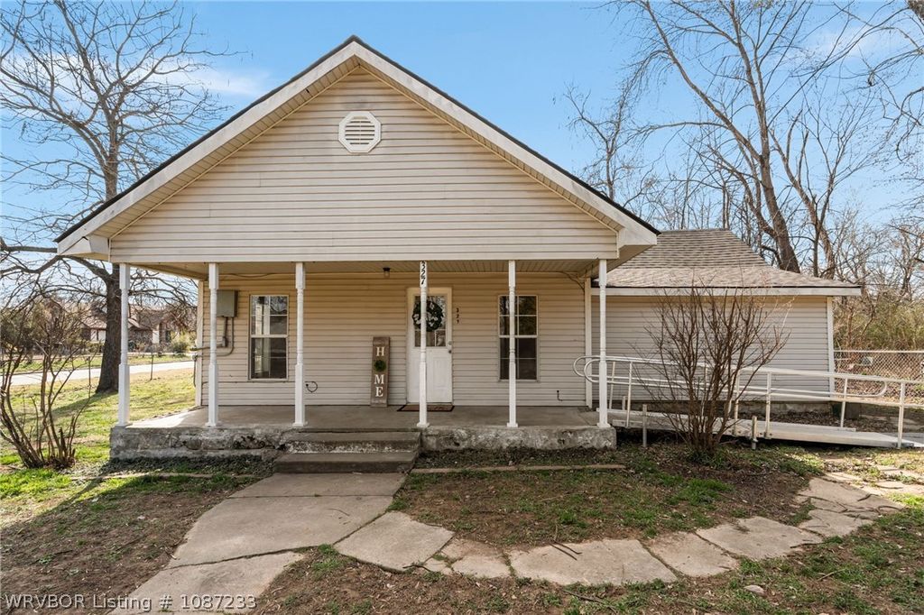 327 E Mulberry Street, Alma, AR 72921