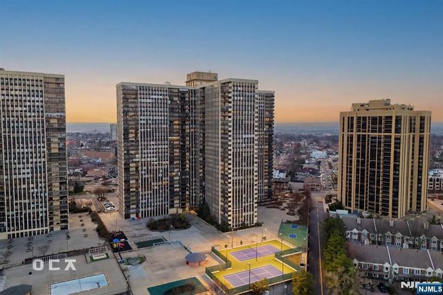 300 Winston Drive 1503, Cliffside Park, NJ 07010