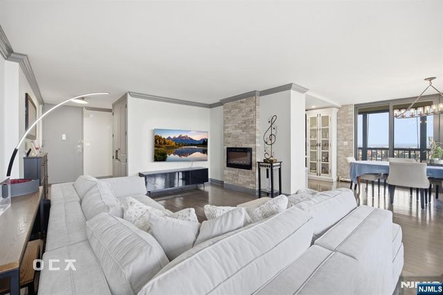 300 Winston Drive 1503, Cliffside Park, NJ 07010