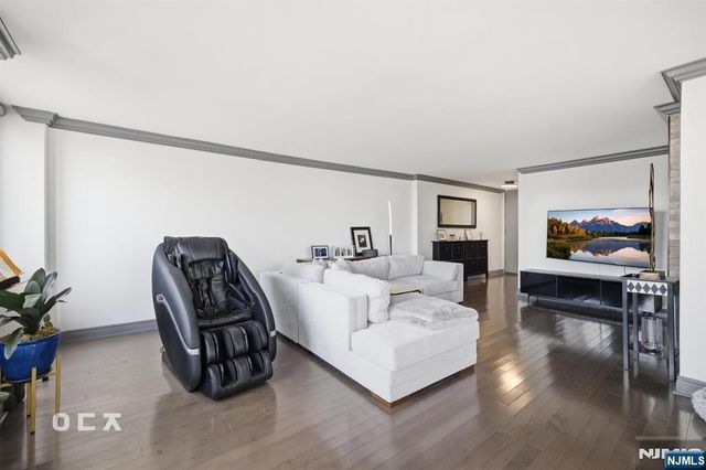 300 Winston Drive 1503, Cliffside Park, NJ 07010