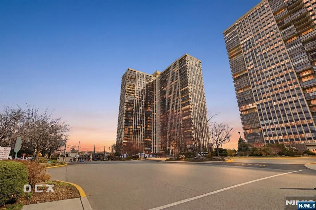 300 Winston Drive 1503, Cliffside Park, NJ 07010