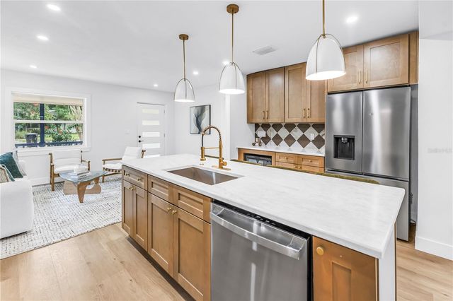 8171 37TH AVENUE N, St Petersburg, FL 33710