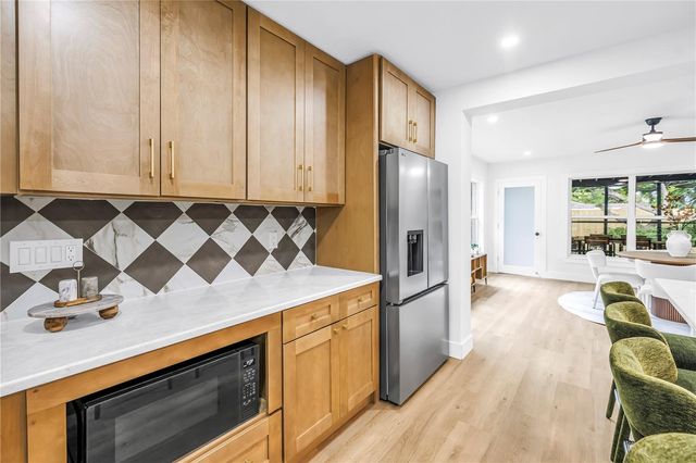 8171 37TH AVENUE N, St Petersburg, FL 33710