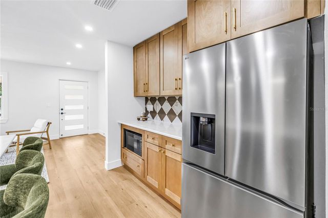 8171 37TH AVENUE N, St Petersburg, FL 33710