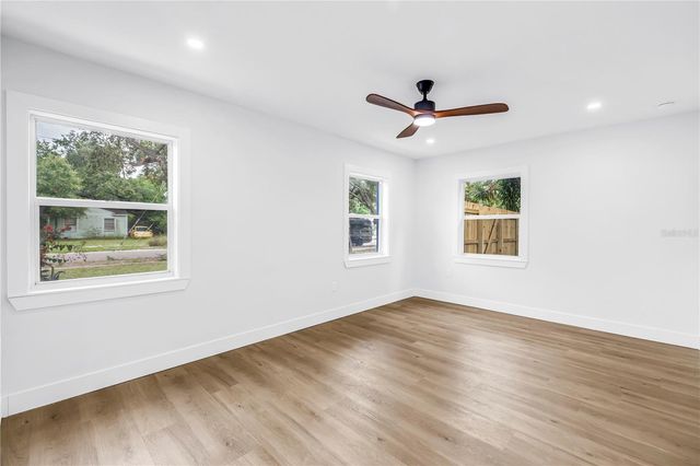 8171 37TH AVENUE N, St Petersburg, FL 33710